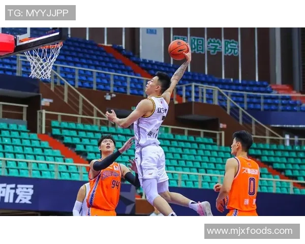 北京篮球队快攻战术解析与球队发展趋势探讨